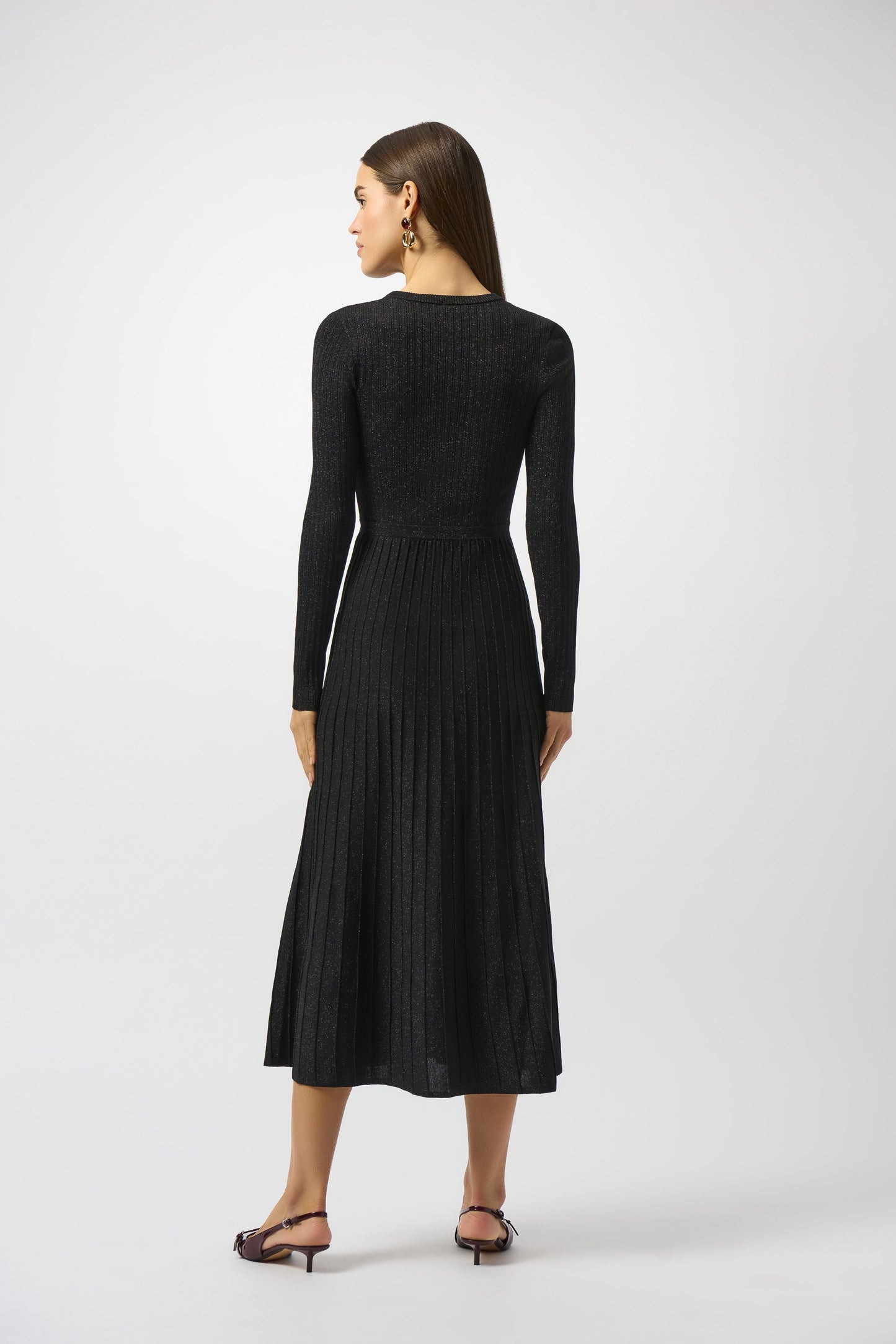 Knit Fit and Flare Crew Neck Dress
253987
_