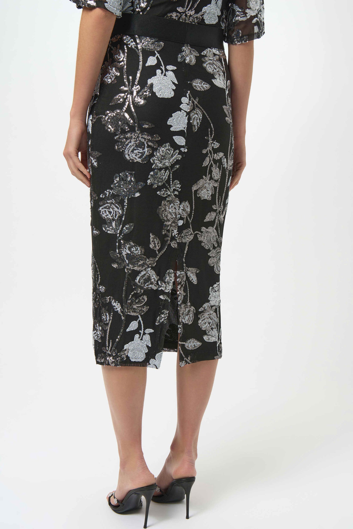 Sequin Embroidered Floral Print Boxy Top
254182