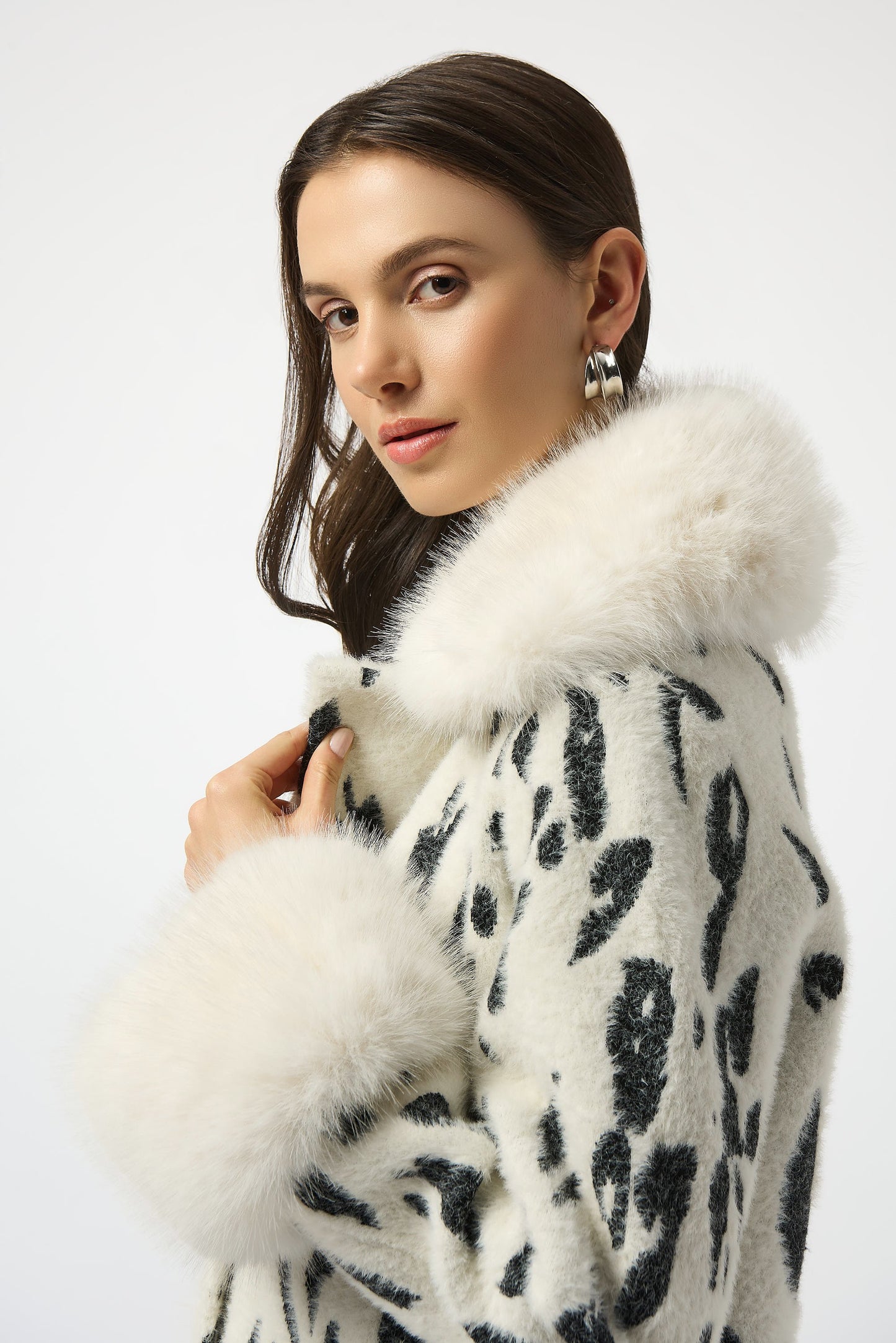 Feather Yarn by Animal Jacquard Coat with Faux Fur Trim
253904