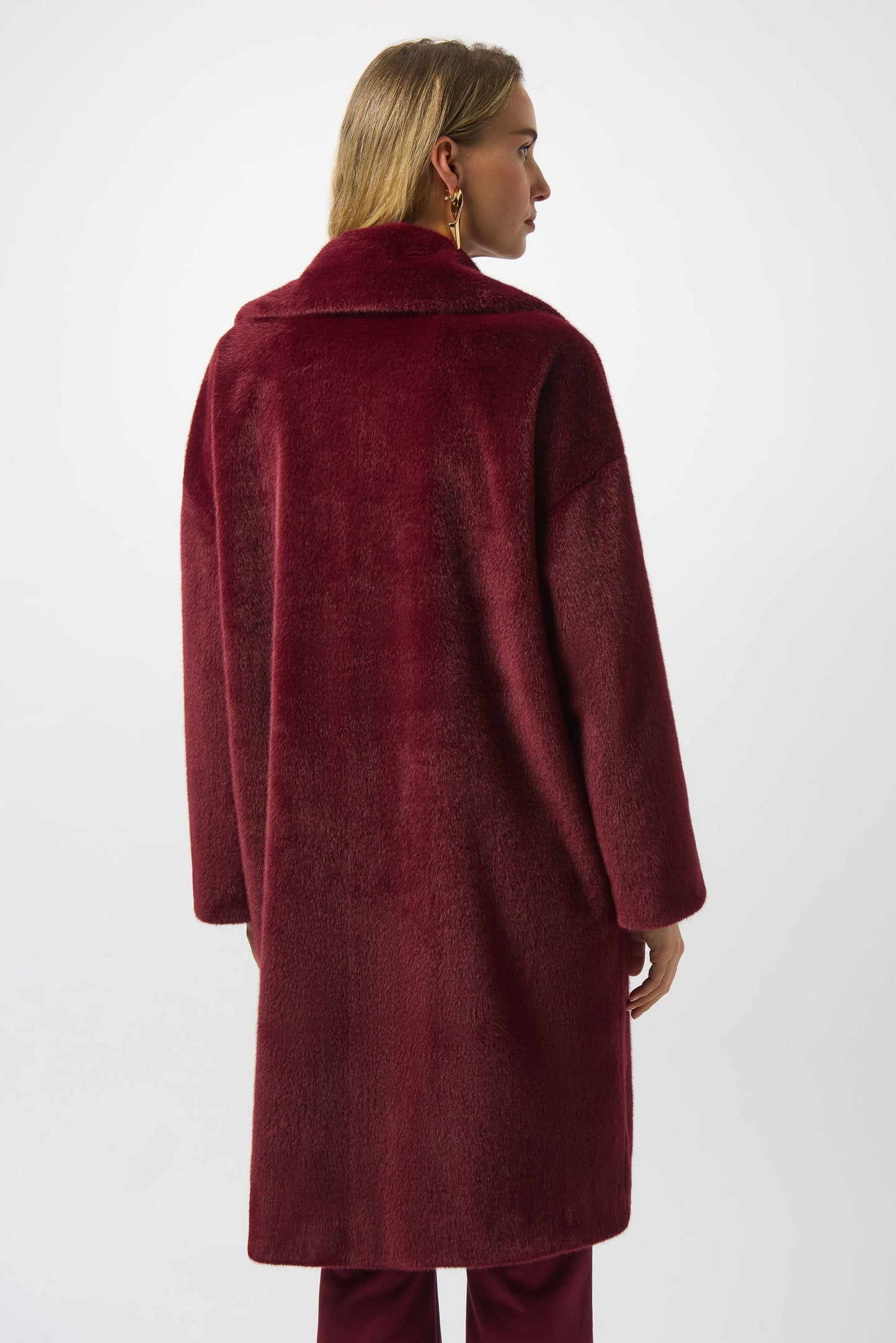 Faux Fur Straight Coat
243902F25