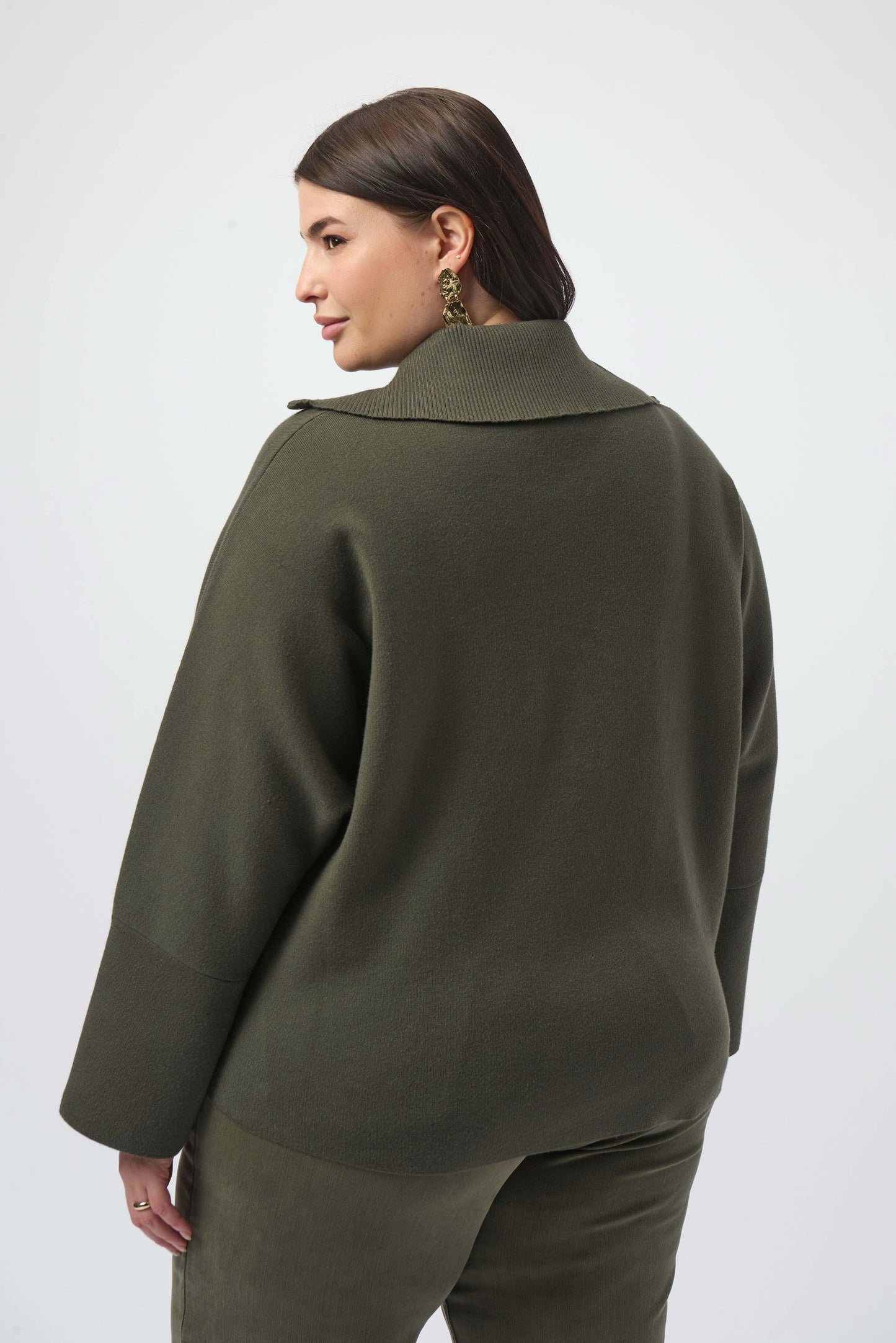 Sweater Knit Boxy Pullover With Zipped Collar
253963
