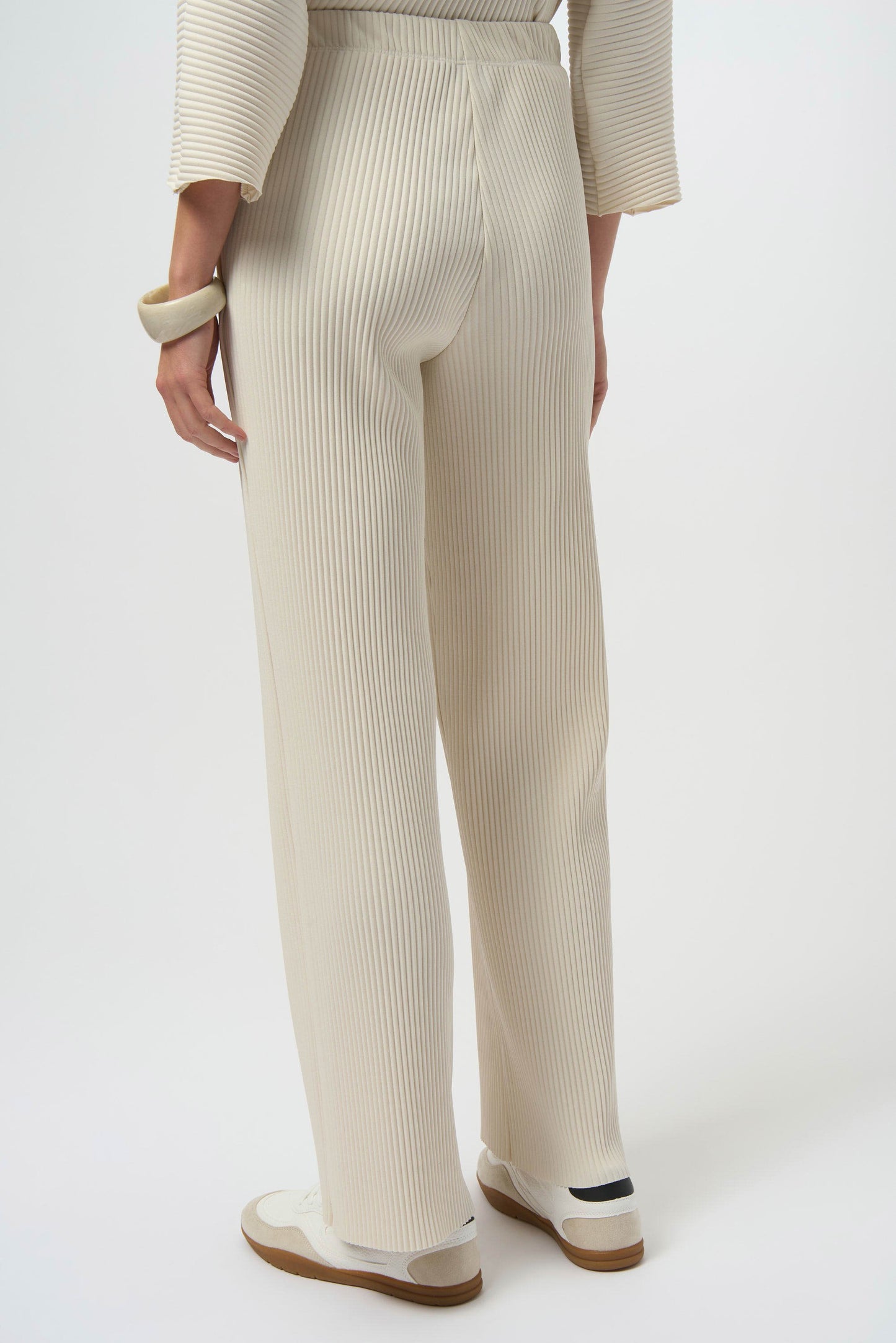 JOSEPH RIBKOFF Pleated Scuba Crepe Wide-Leg Pants 254006