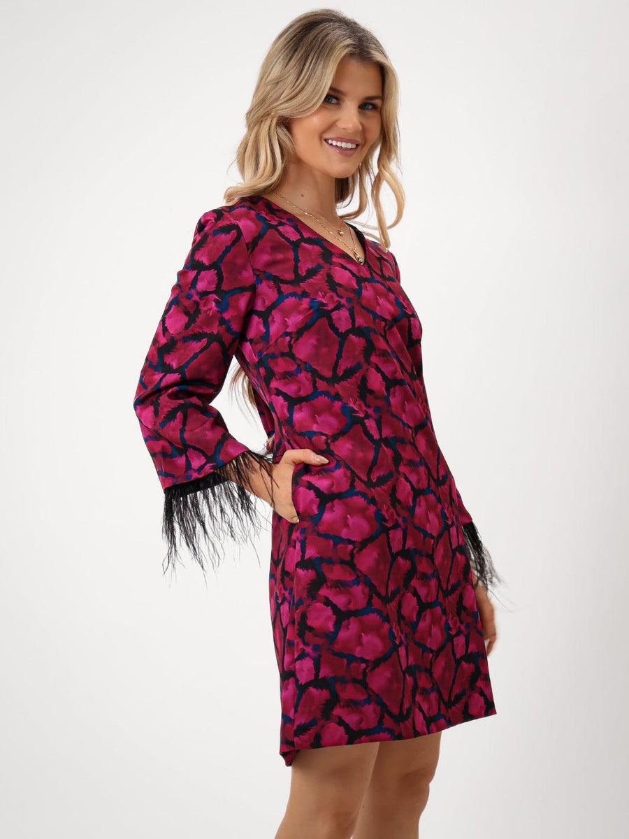 TAYLOR MINI SHIFT DRESS IN MAGENTA PRINT