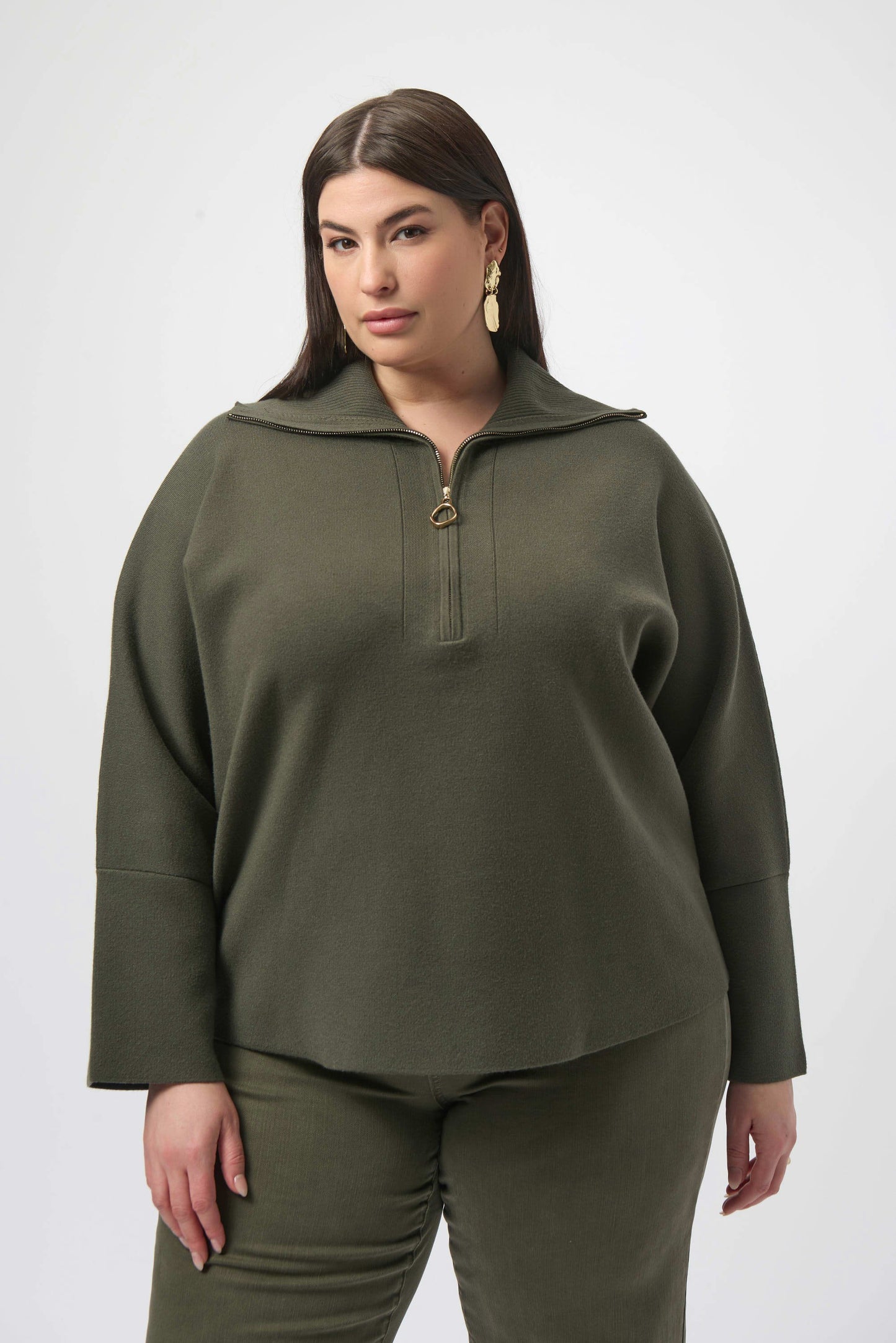 Sweater Knit Boxy Pullover With Zipped Collar
253963