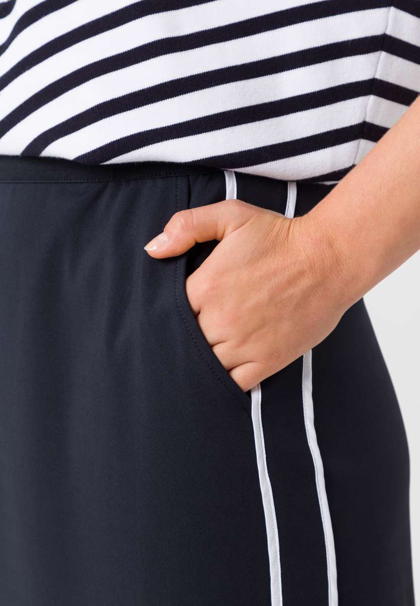 Tuzzi navy skirt