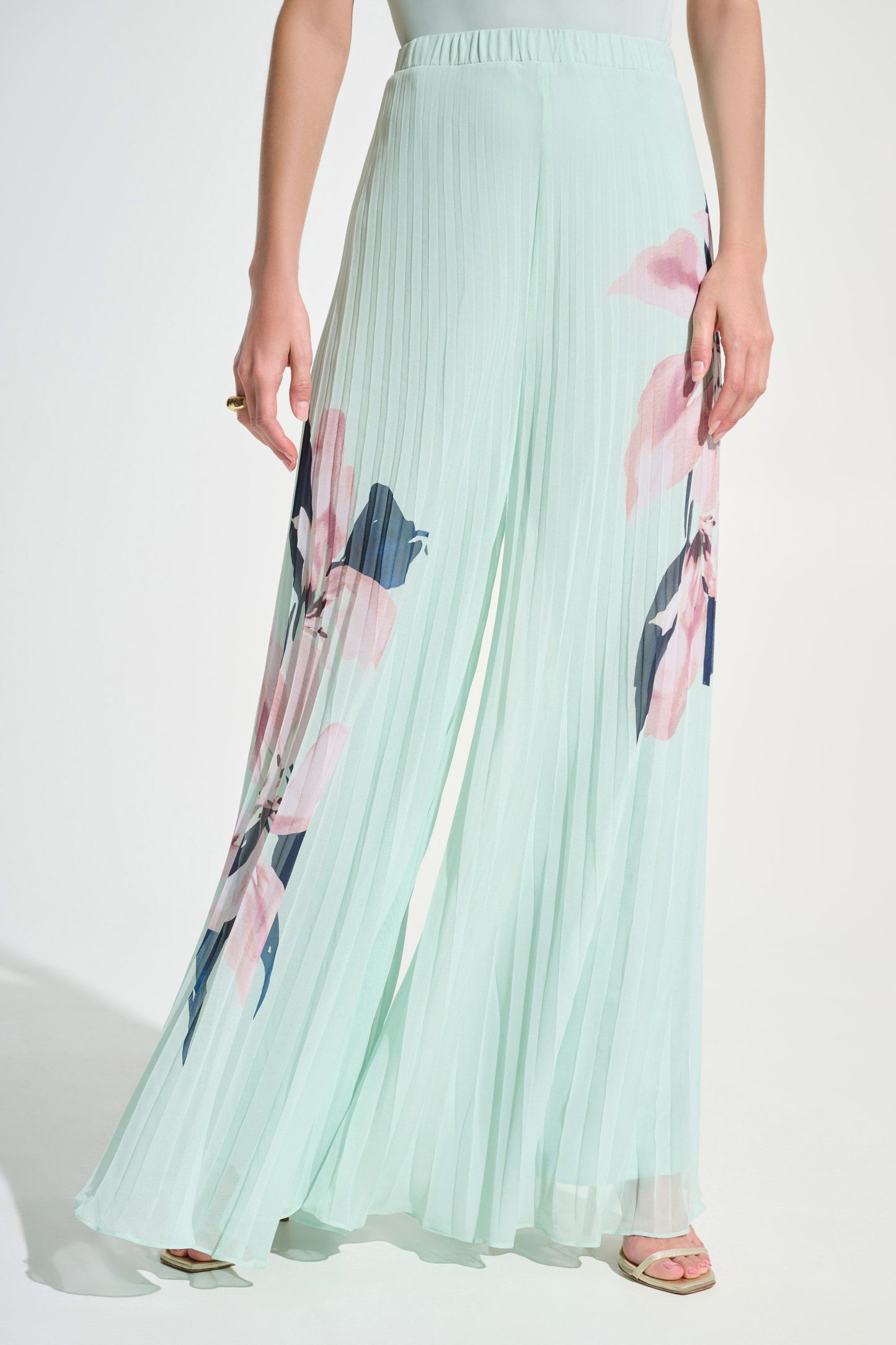 JOSEPH RIBKOFF Signature | Chiffon Floral Print Pleated Wide Leg Pants 262718