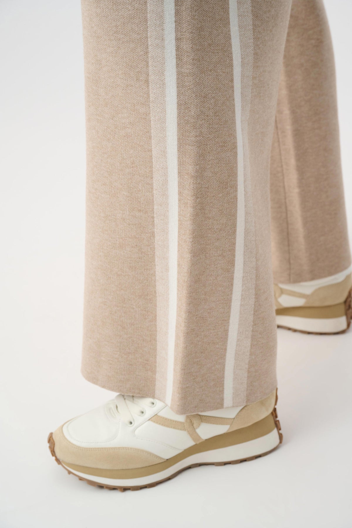 Striped Wide Leg Sweater Trousers
264613
Sport