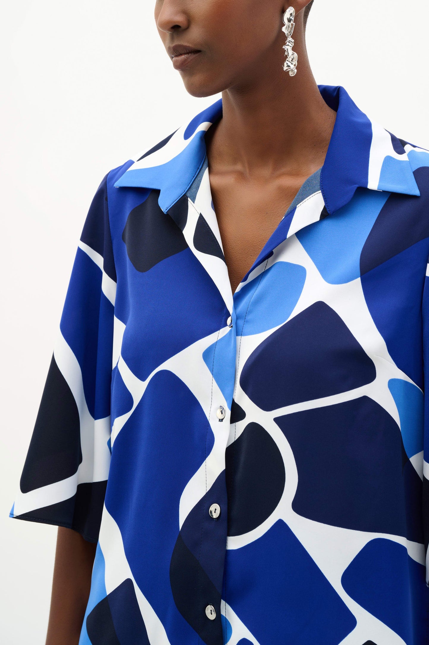JOSEPH RIBKOFF 262154 Recycled Woven Geometric Print Straight Blouse