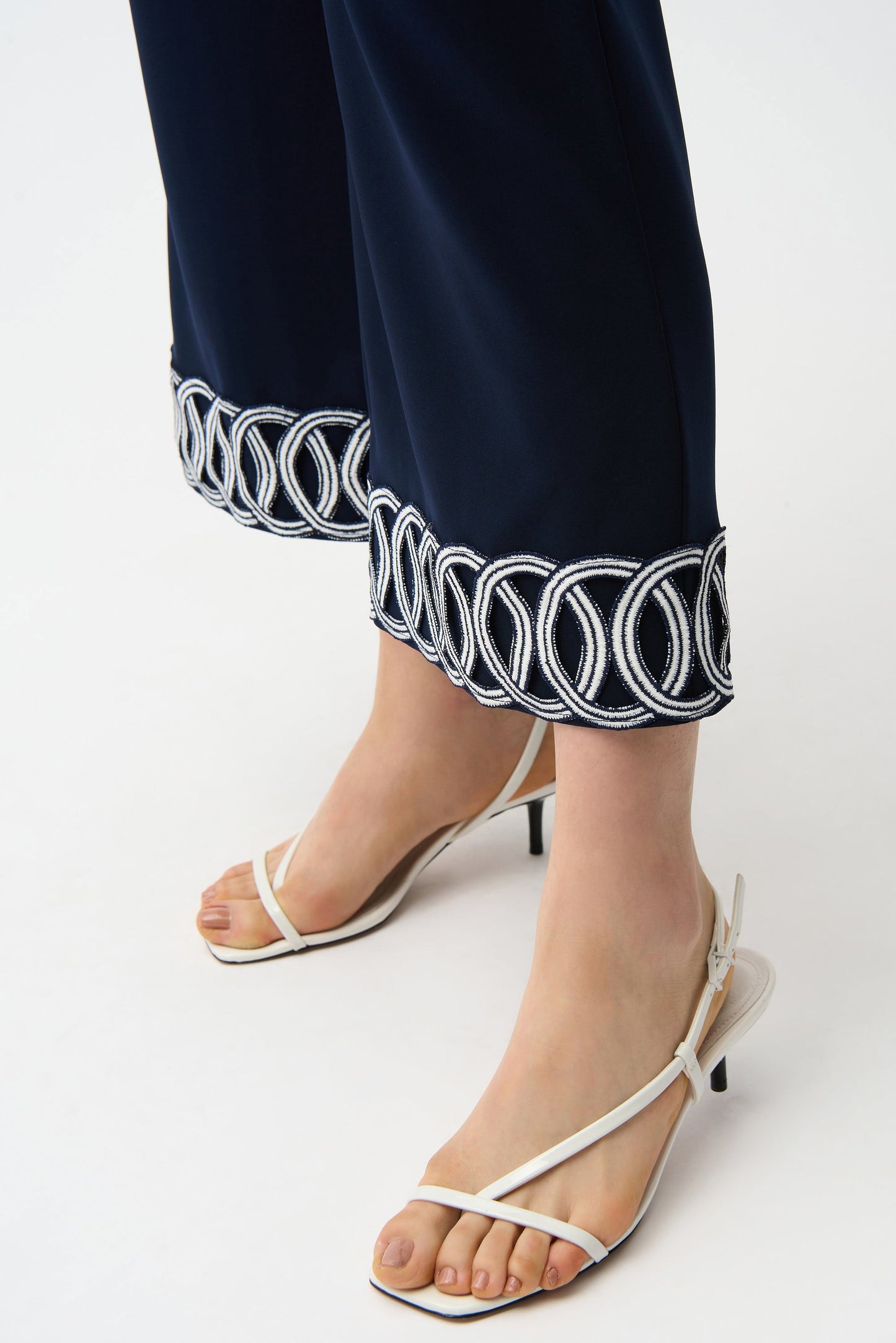 Silky Knit Pull-On Culotte Pants With Guipure Detail
261246