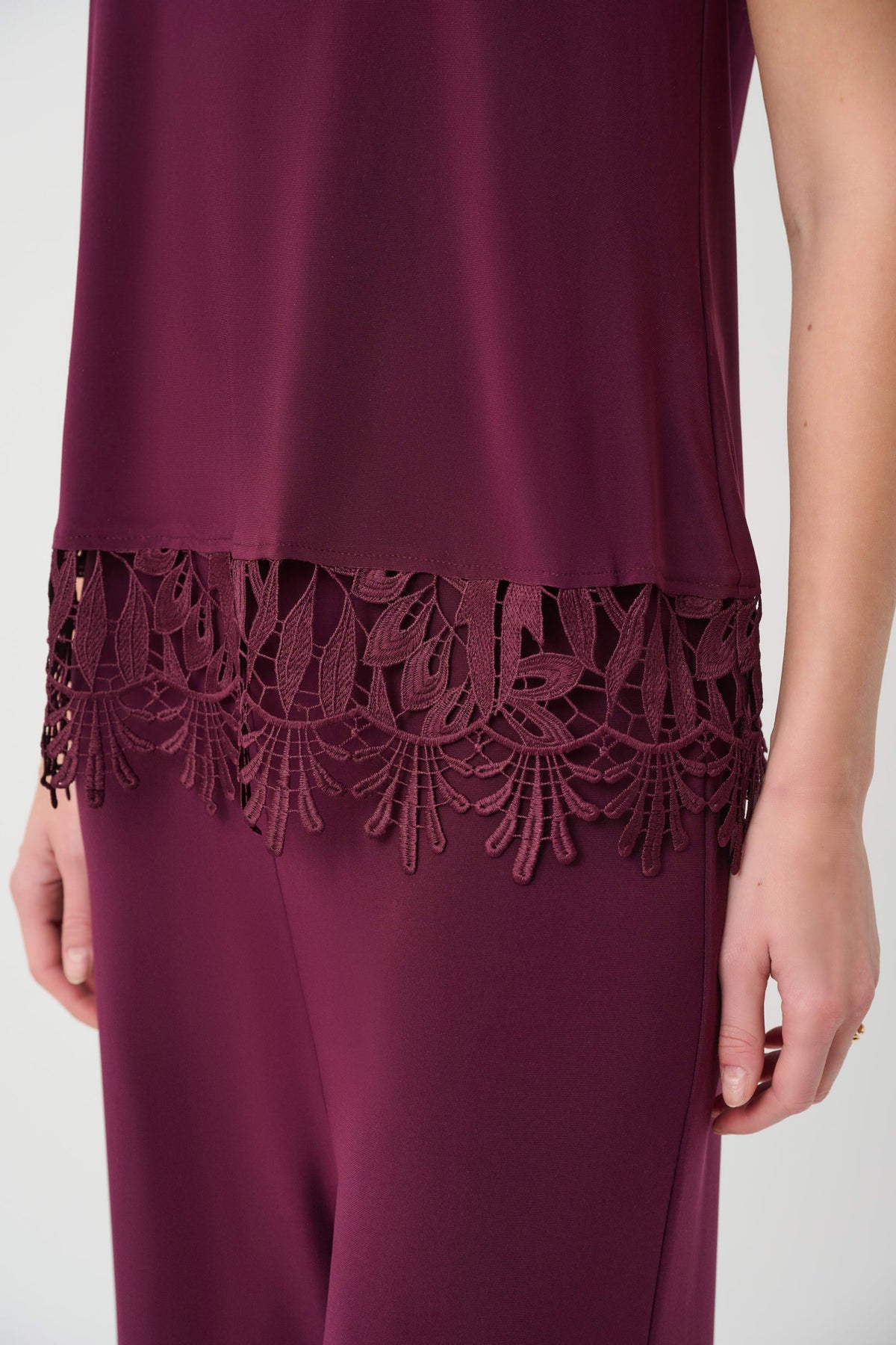 Lace Hem Sleeveless Top
262094W26