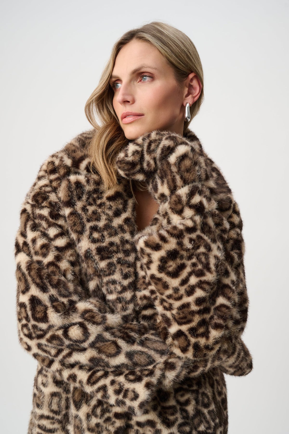 JOSEPH RIBKOFF 263977 Faux Fur Leopard Print Mittens