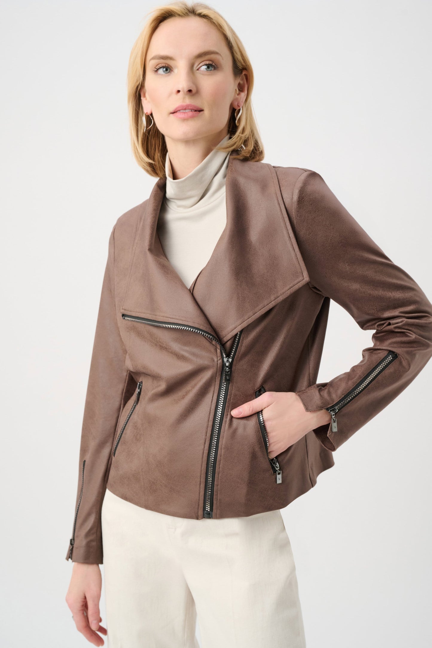 JOSEPH RIBKOFF Foiled Knit Fitted Jacket 263908