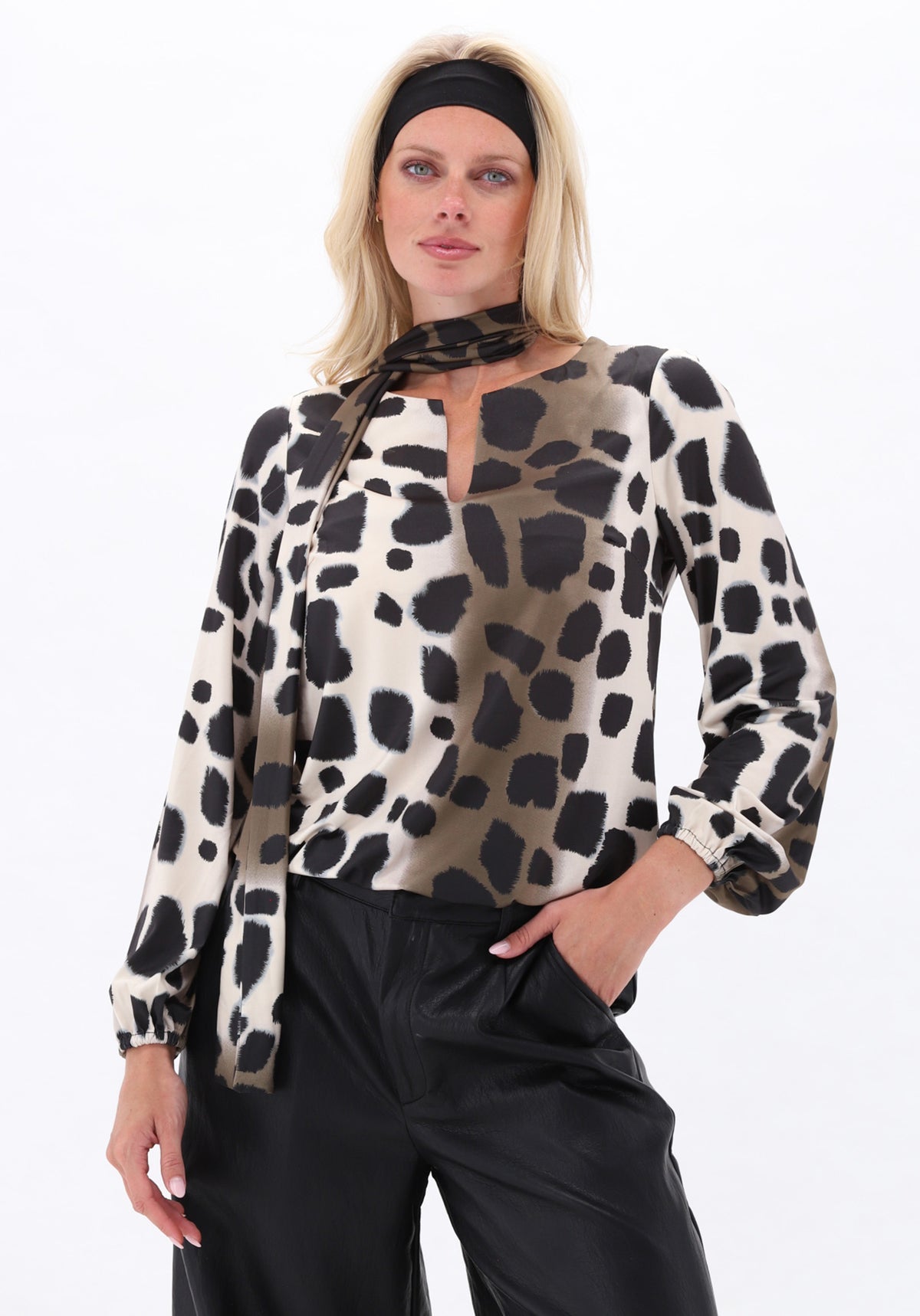 K Design D119 Printed Top