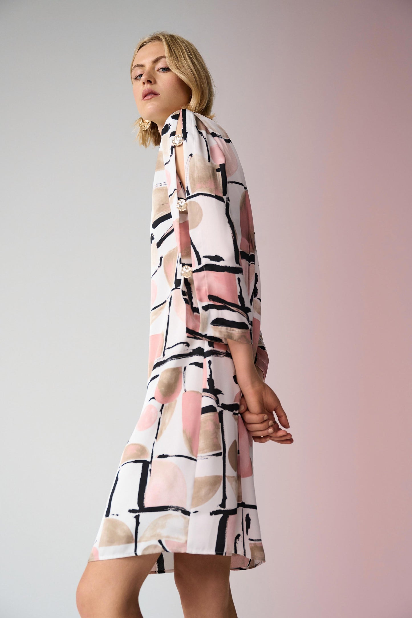 Recycled Satin Abstract Print Trapeze Dress With Gold Detail
261258 Joseph Ribkoff