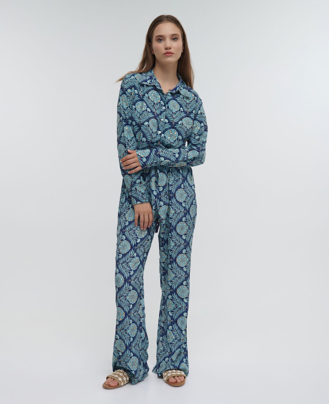 Ble 0962 blue button up holiday shirt