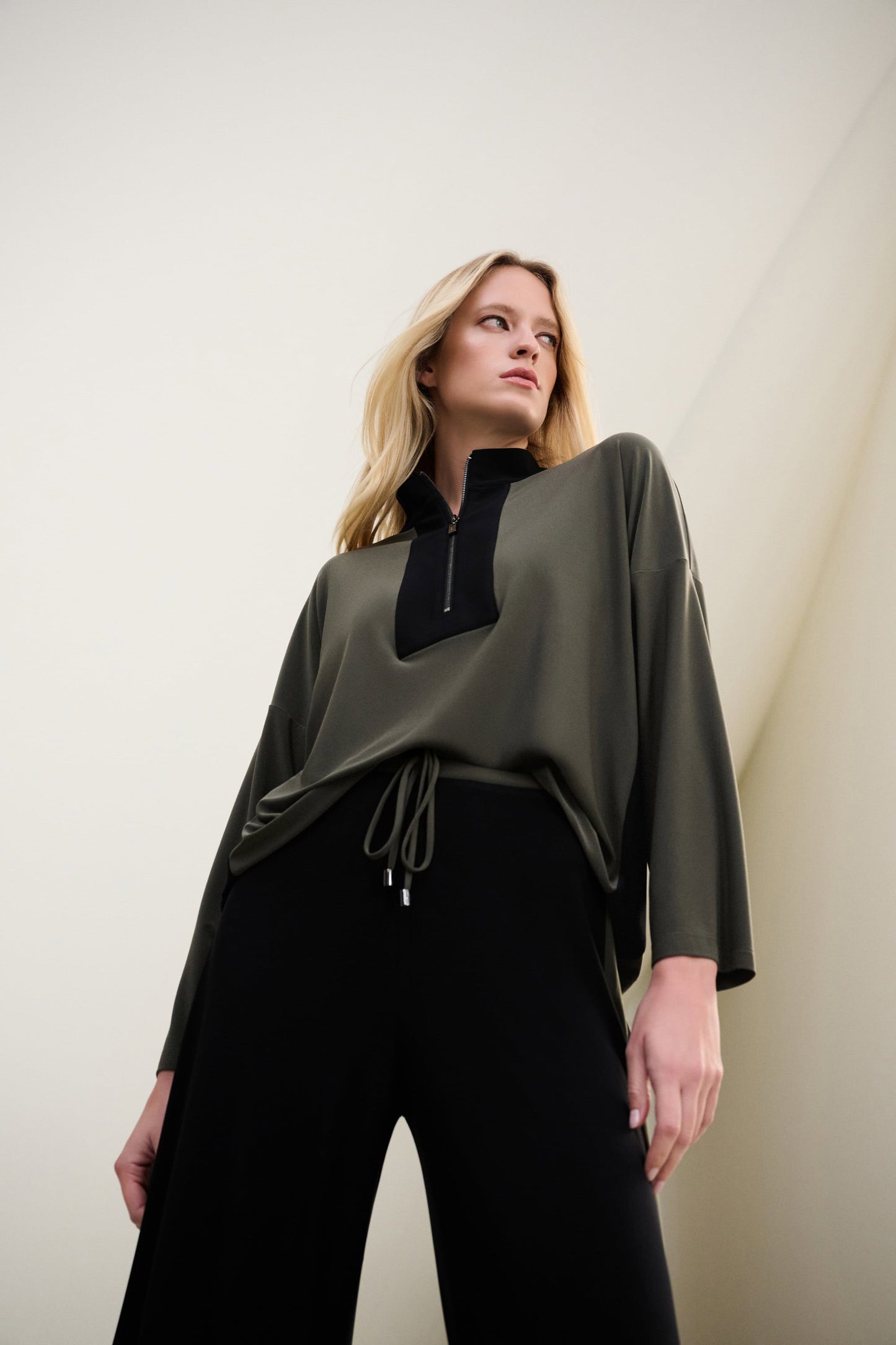 JOSEPH RIBKOFF Silky Knit Color Block Straight Top 263606