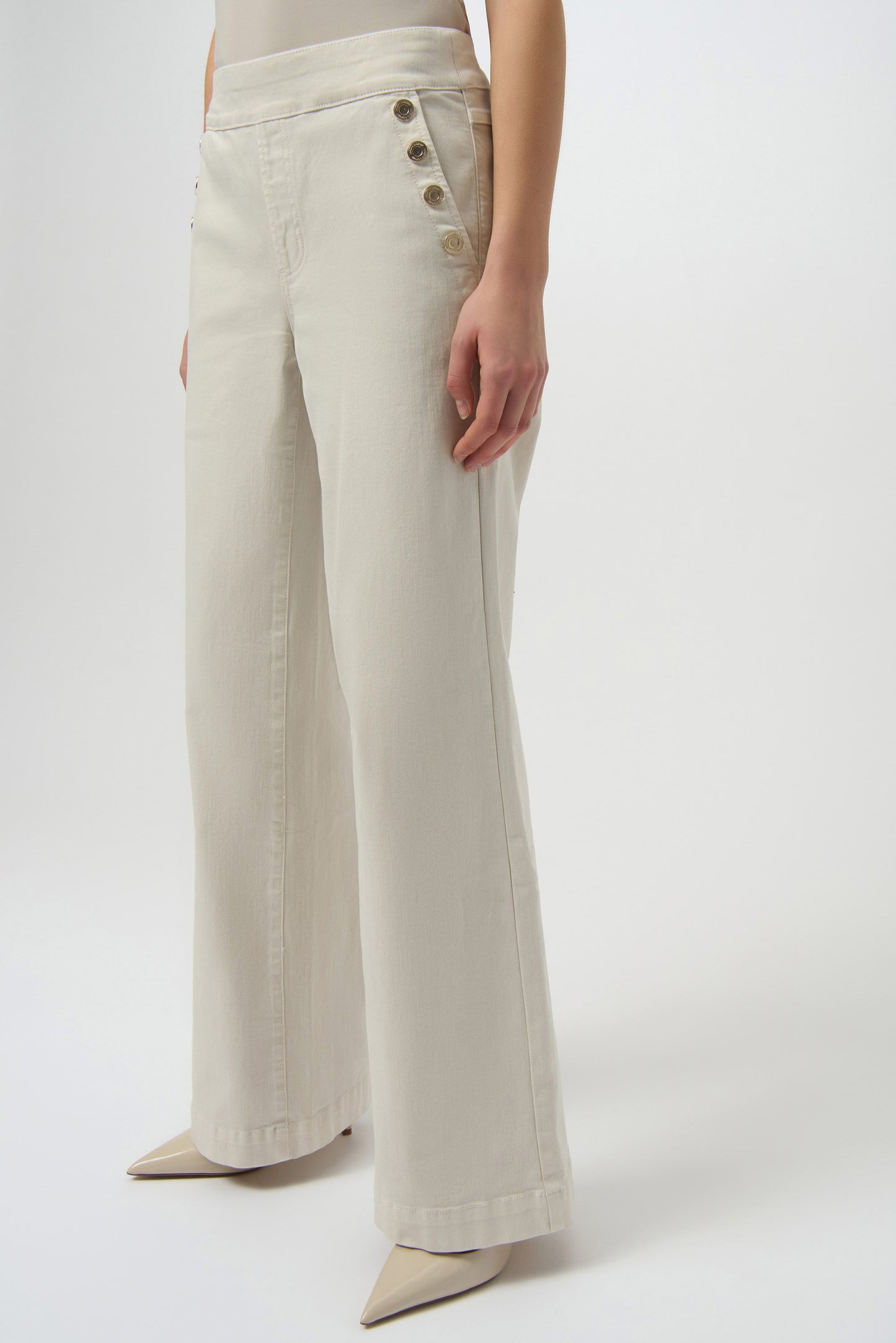 Classic Wide Leg Pull-On Jeans
254919