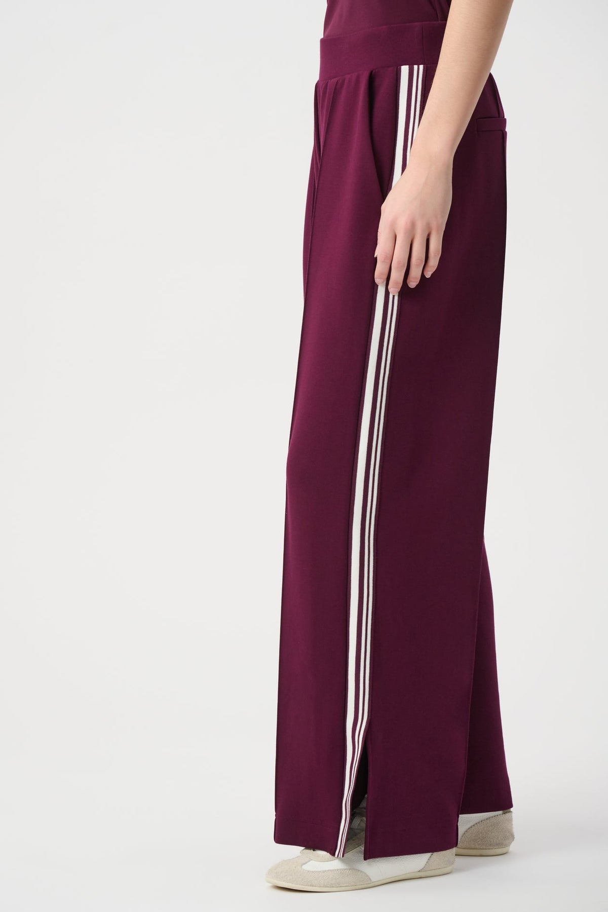 JOSEPH RIBKOFF
PIN-TUCK WIDE LEG JOGGER 264612