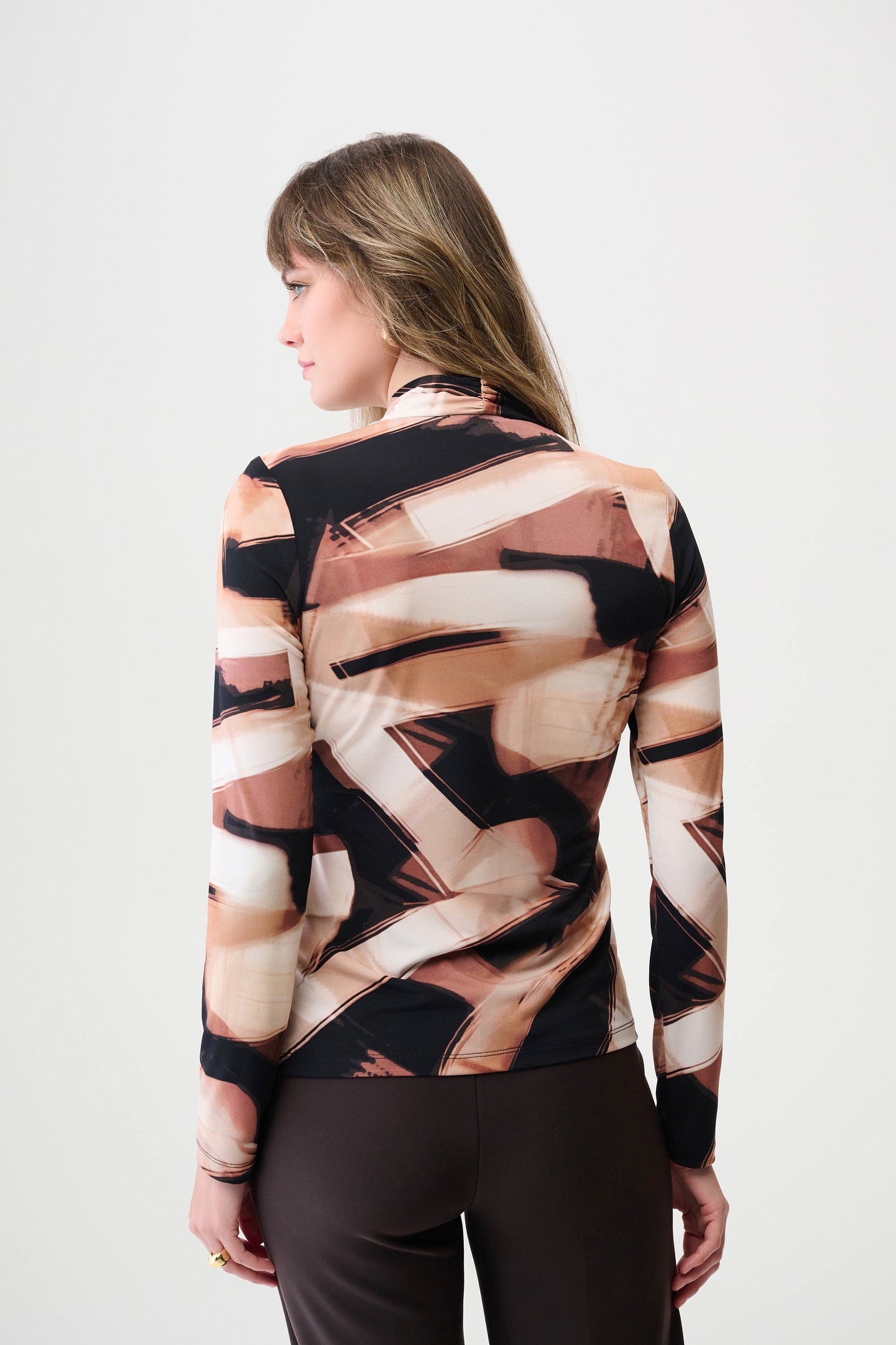 JOSEPH RIBKOFF 254218 Silky Knit Abstract Print Fitted Wrap Top in black/brown