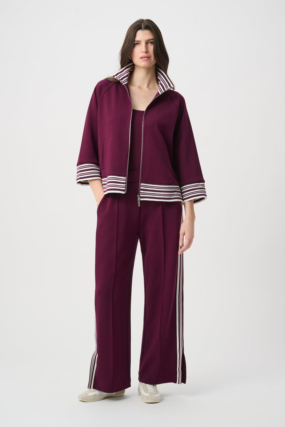 JOSEPH RIBKOFF
PIN-TUCK WIDE LEG JOGGER 264612