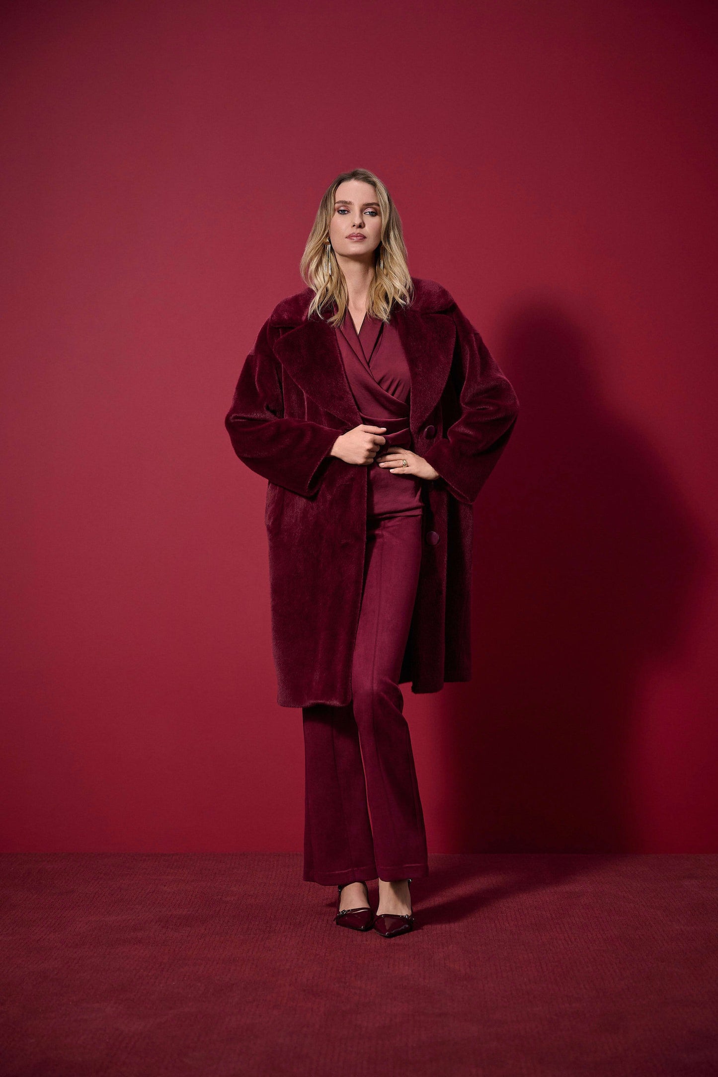 Faux Fur Straight Coat
243902F25