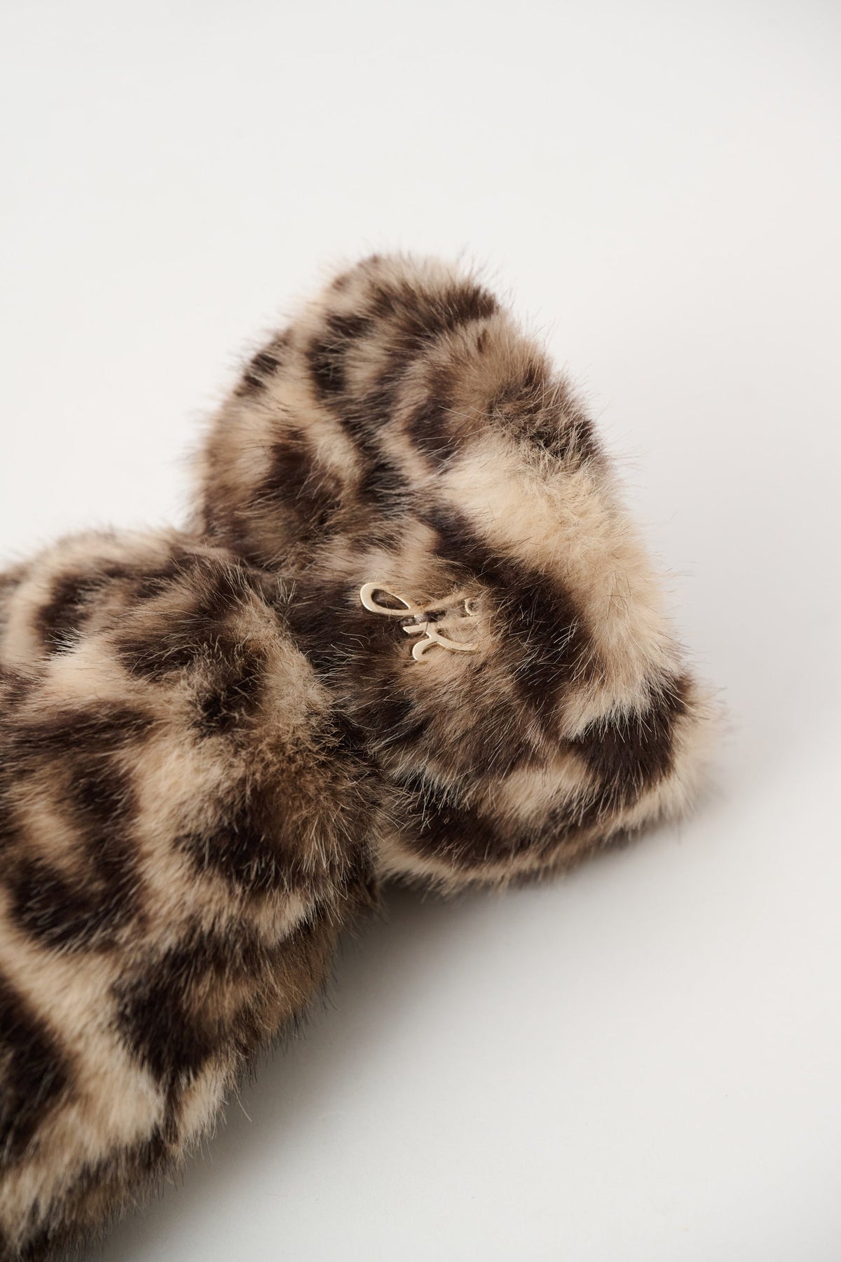 JOSEPH RIBKOFF 263977 Faux Fur Leopard Print Mittens