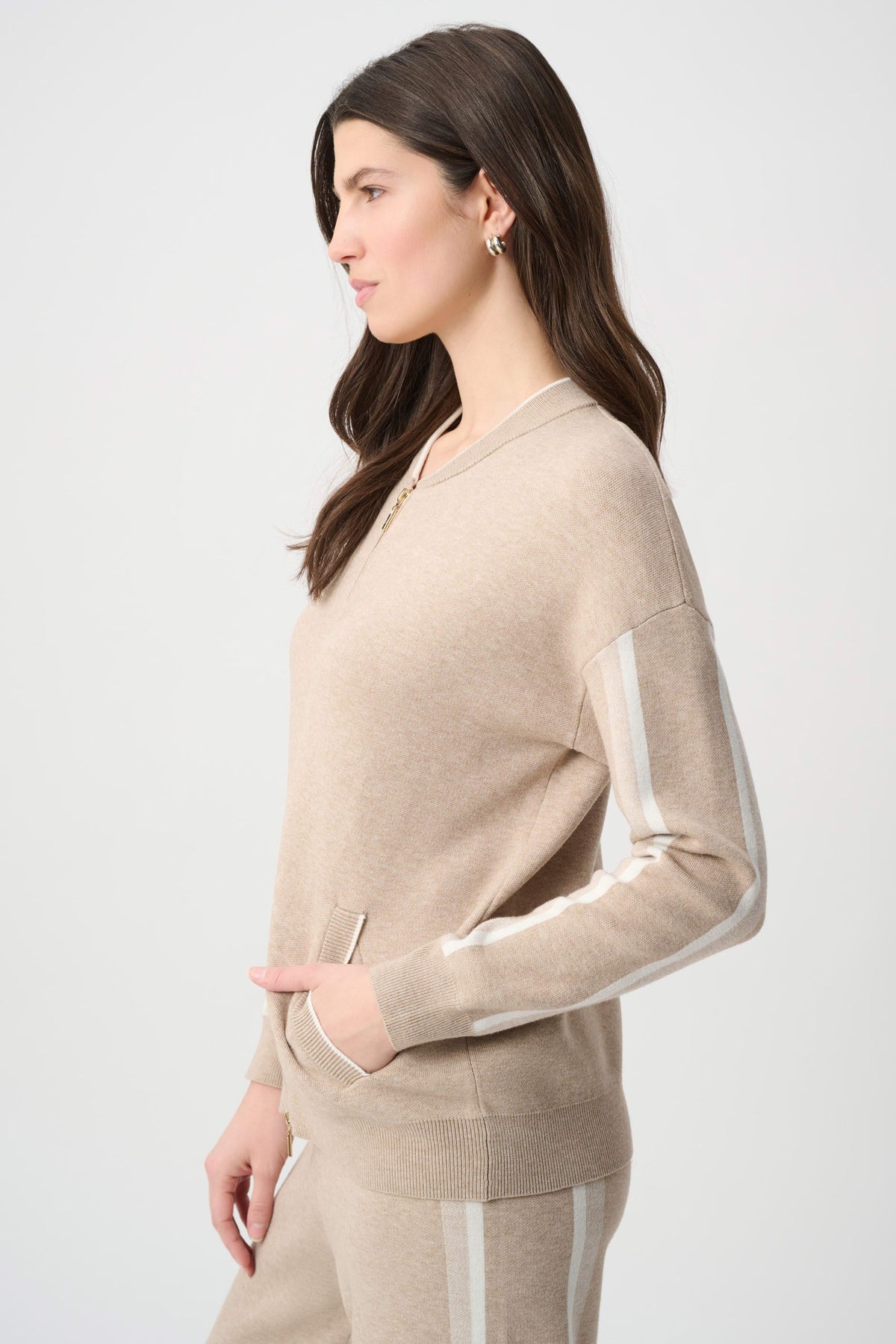 Striped Sleeve Bomber Jacket
264616
Sport