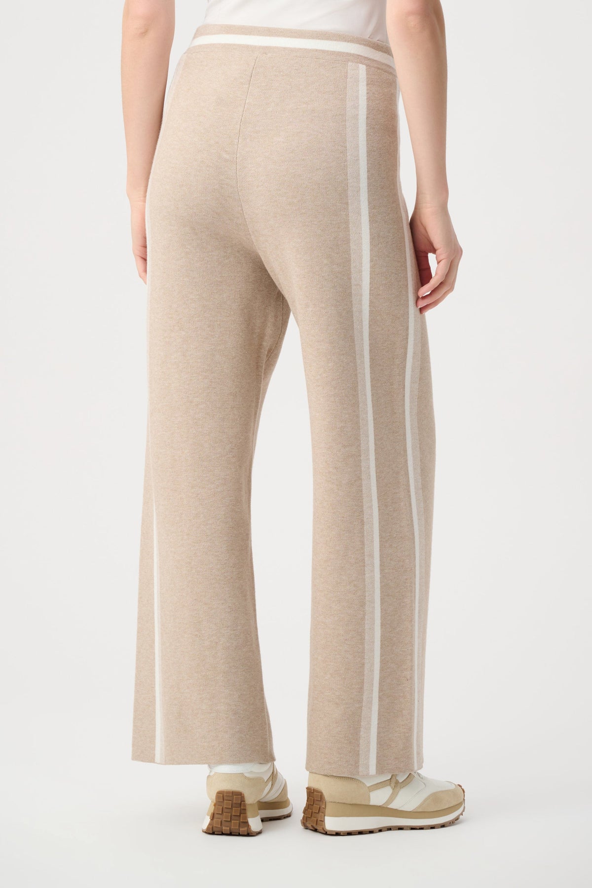 Striped Wide Leg Sweater Trousers
264613
Sport
