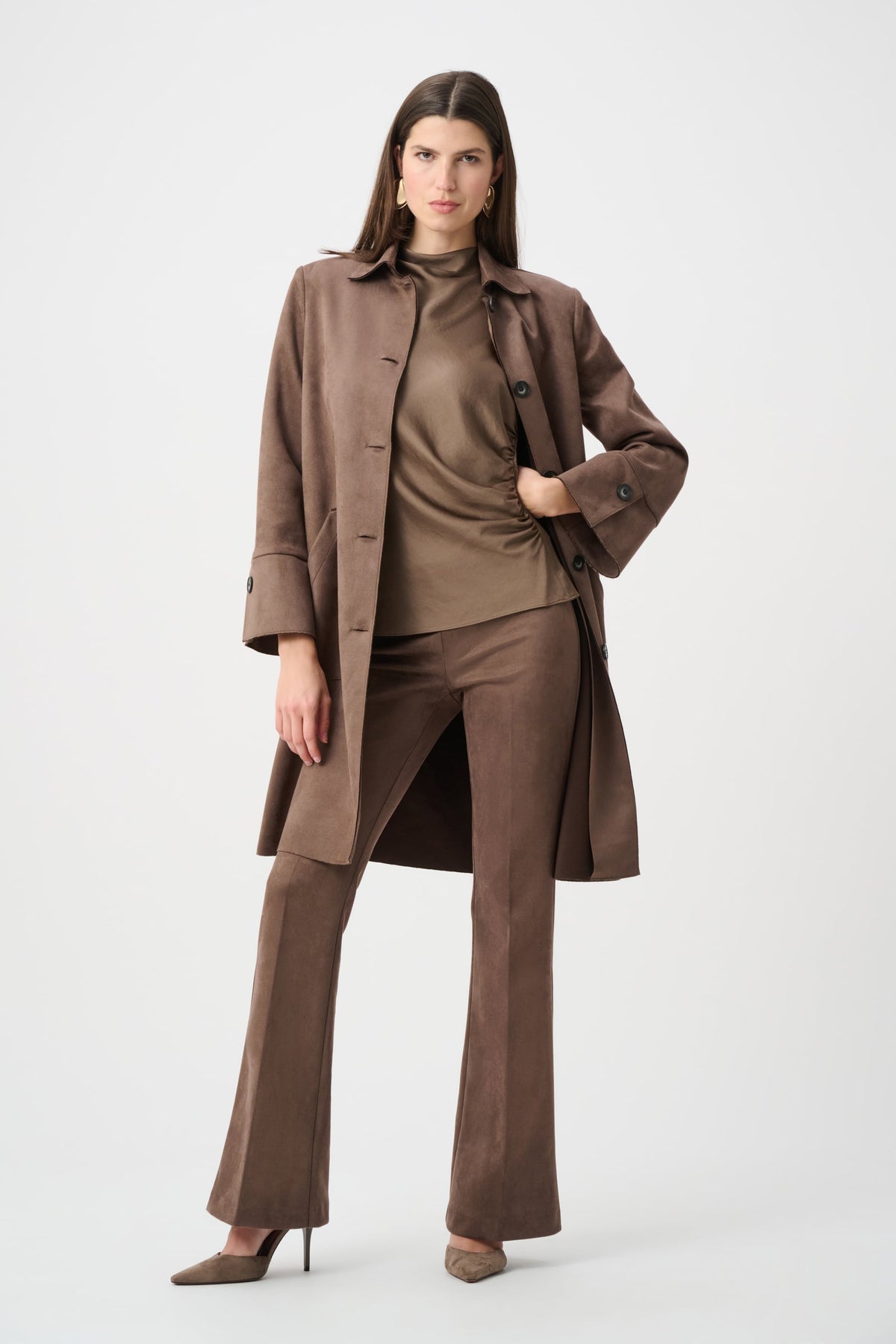 Scuba Suede Flared Pull-On Pants
263160