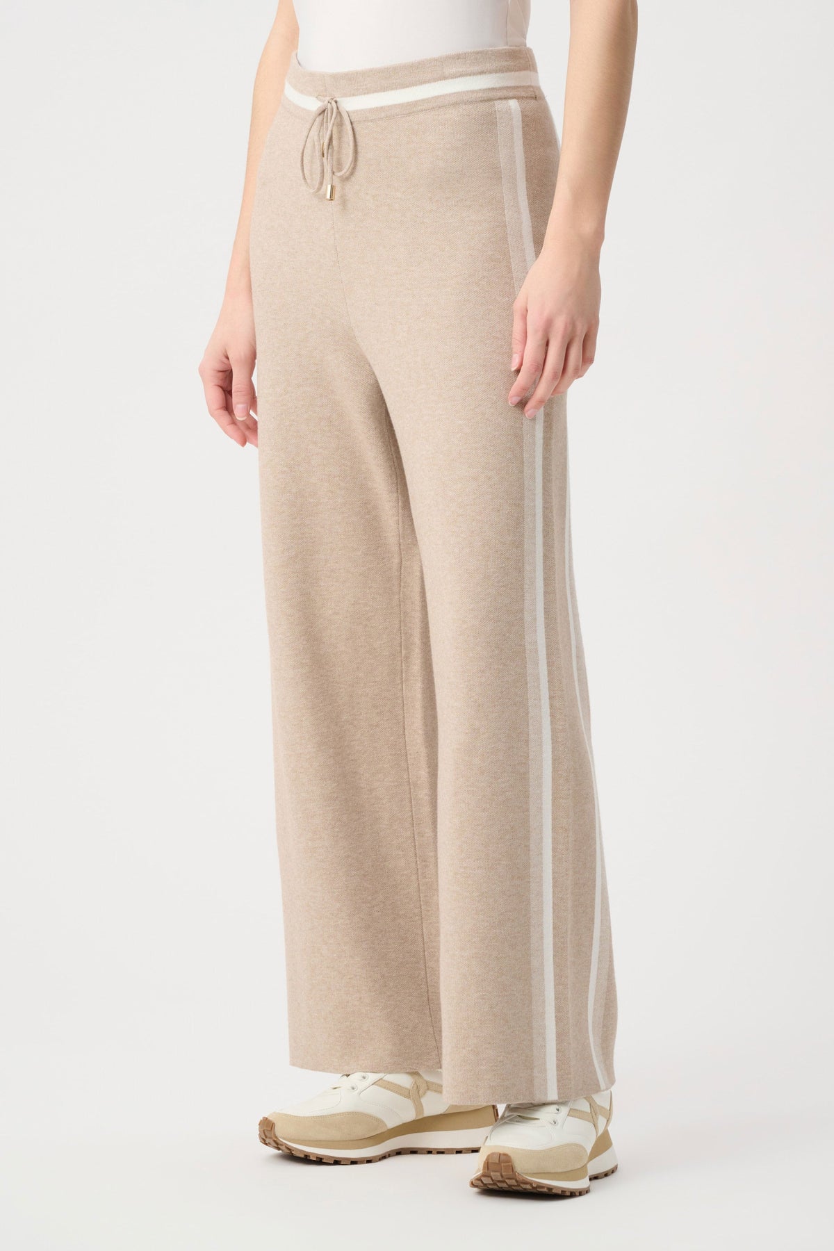 Striped Wide Leg Sweater Trousers
264613
Sport