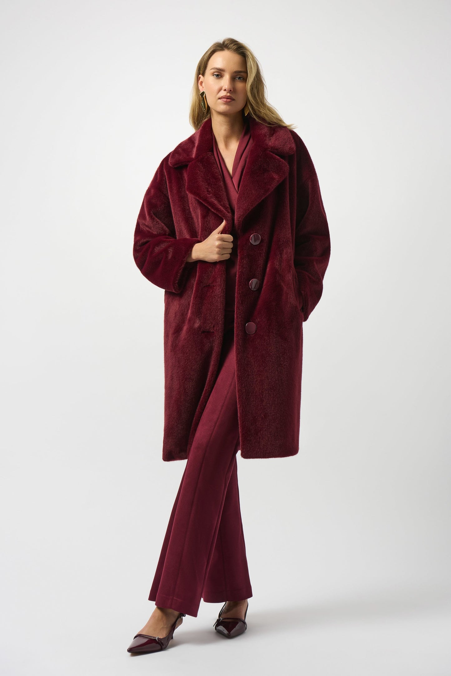 Faux Fur Straight Coat
243902F25