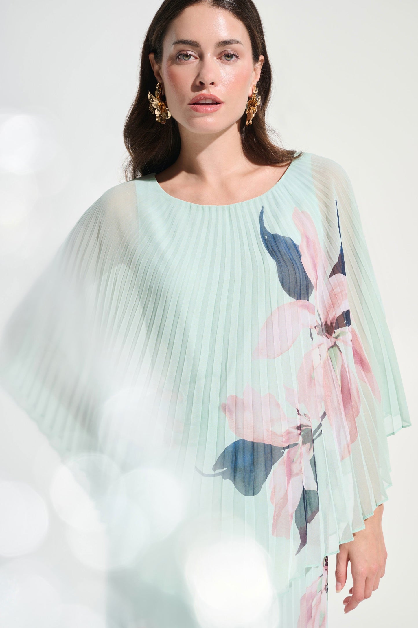 JOSEPH RIBKOFF Signature | Chiffon Floral Print Pleated Poncho Top 262724