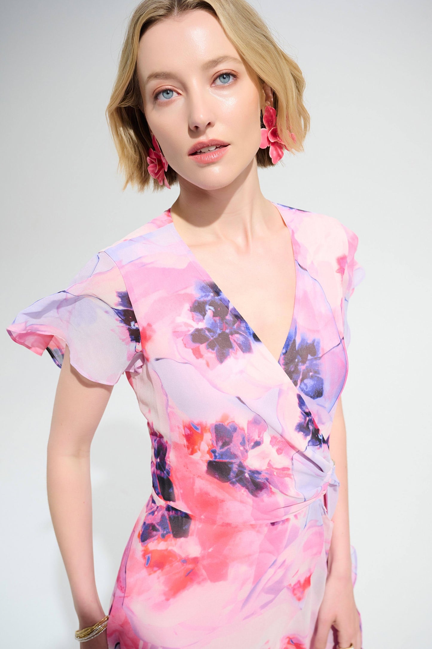 JOSEPH RIBKOFF Signature | Chiffon Print Wrap Dress With Ruffle Detail
261739