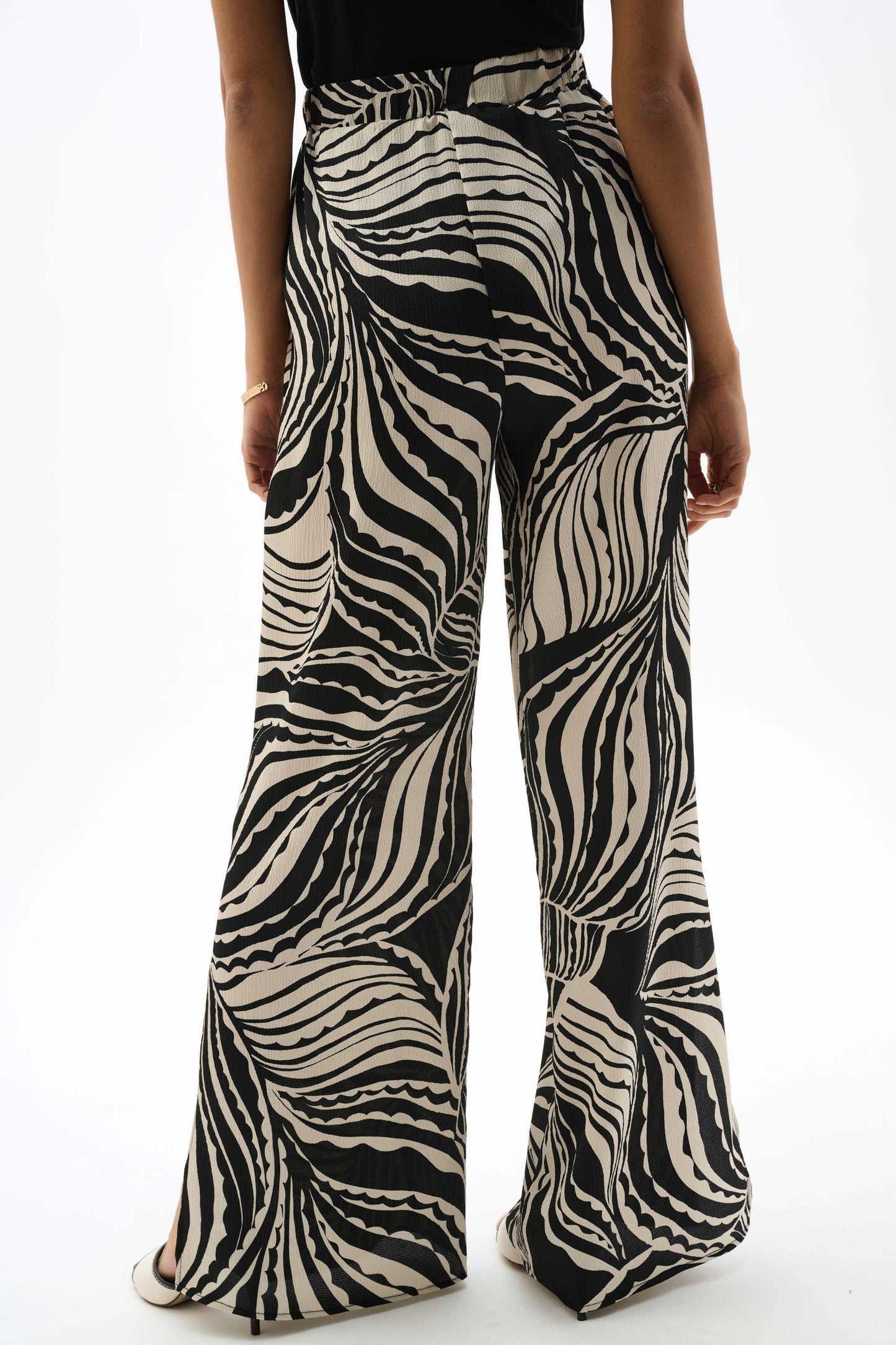 JOSEPH RIBKOFF 262257 Bubble Satin Abstract Print Wide Leg Pants With Side Slits