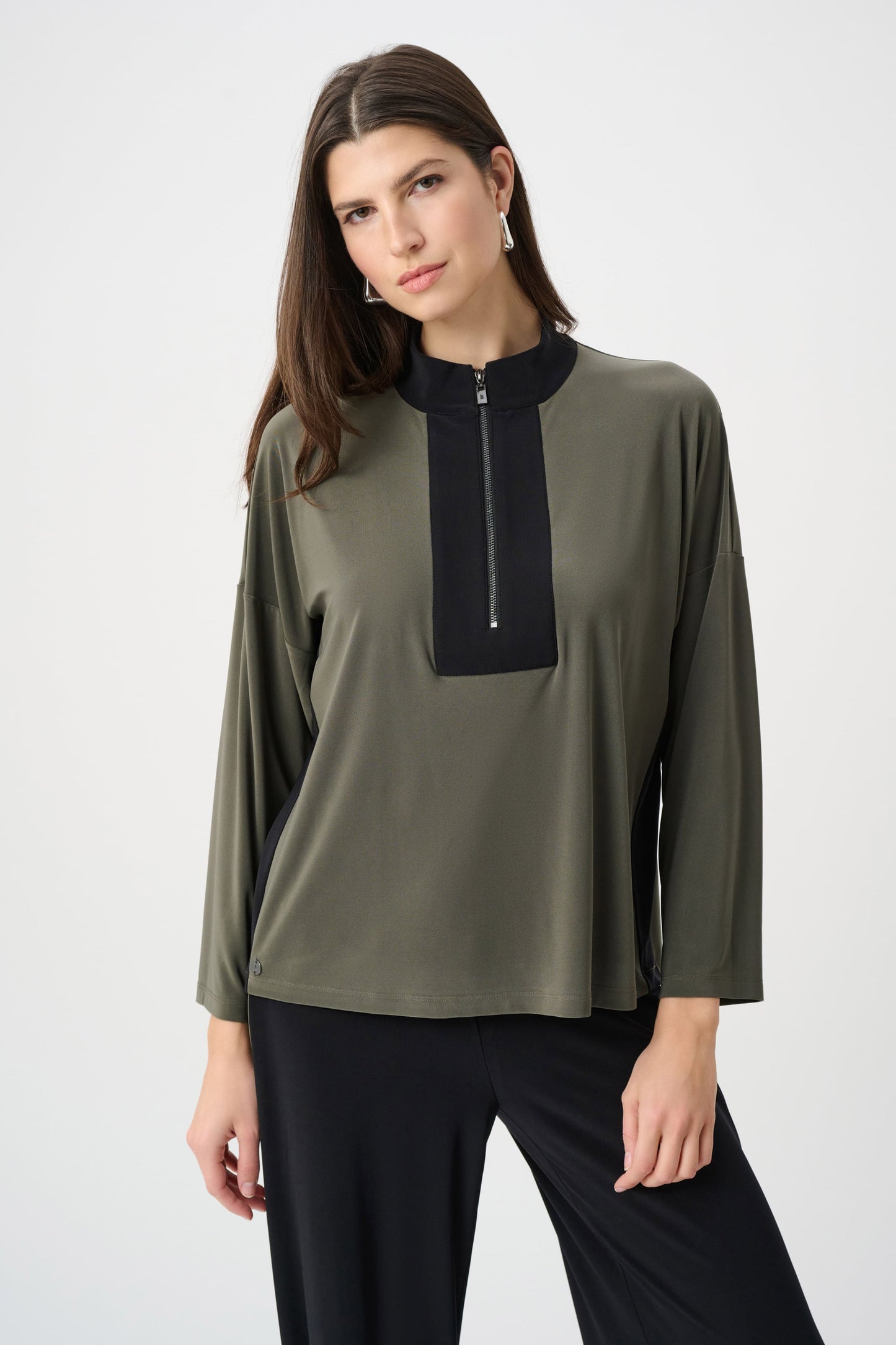 JOSEPH RIBKOFF Silky Knit Color Block Straight Top 263606