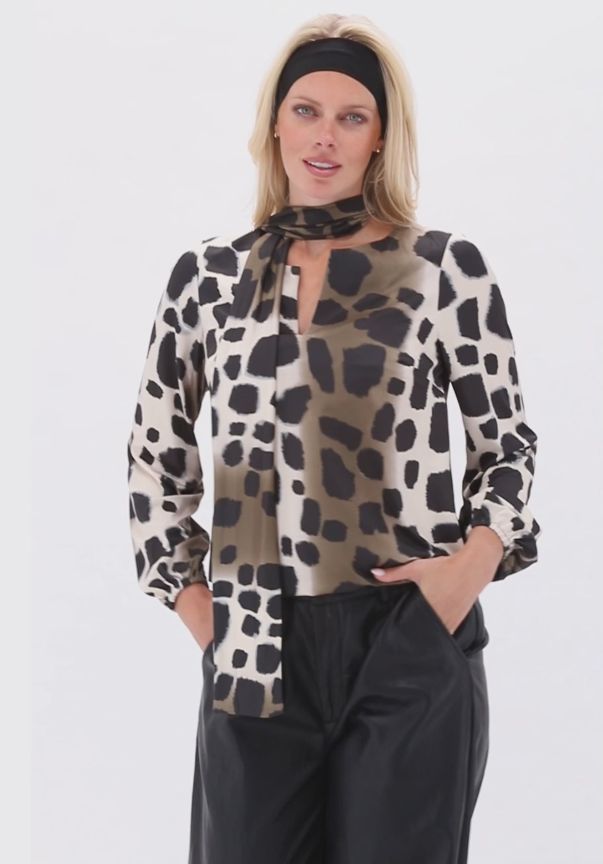 K Design D119 Printed Top