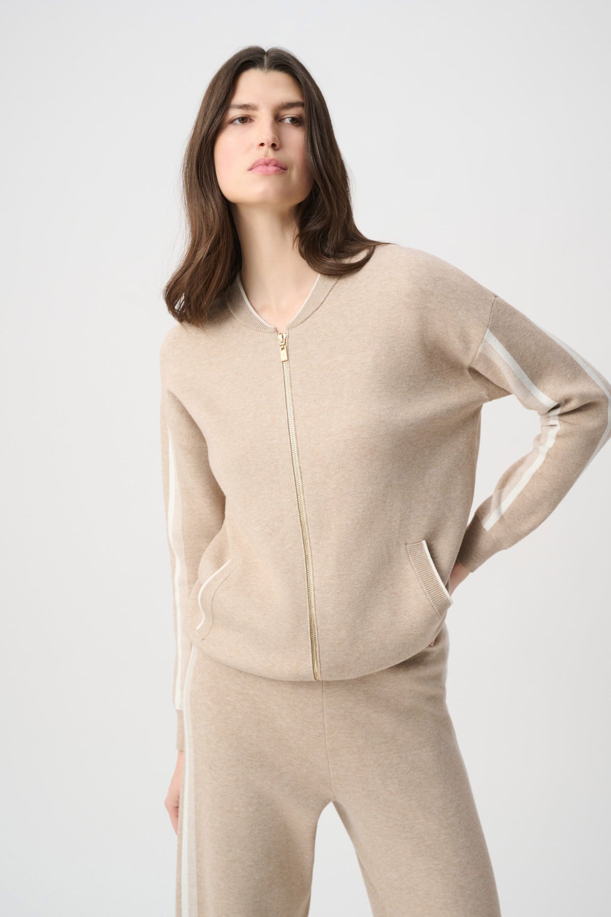 Striped Sleeve Bomber Jacket
264616
Sport