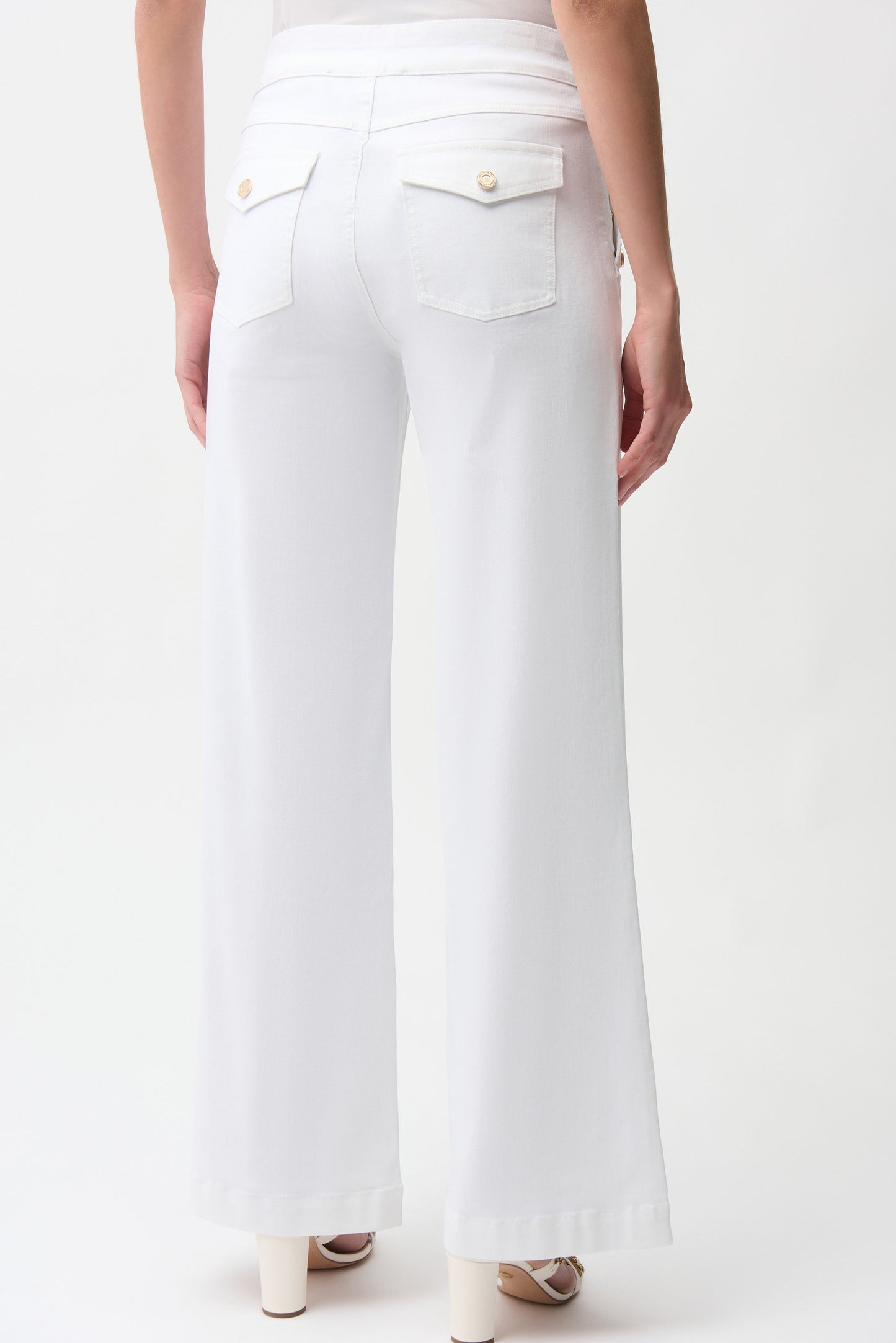 JOSEPH RIBKOFF Wide Leg Pull-On Jeans
261972