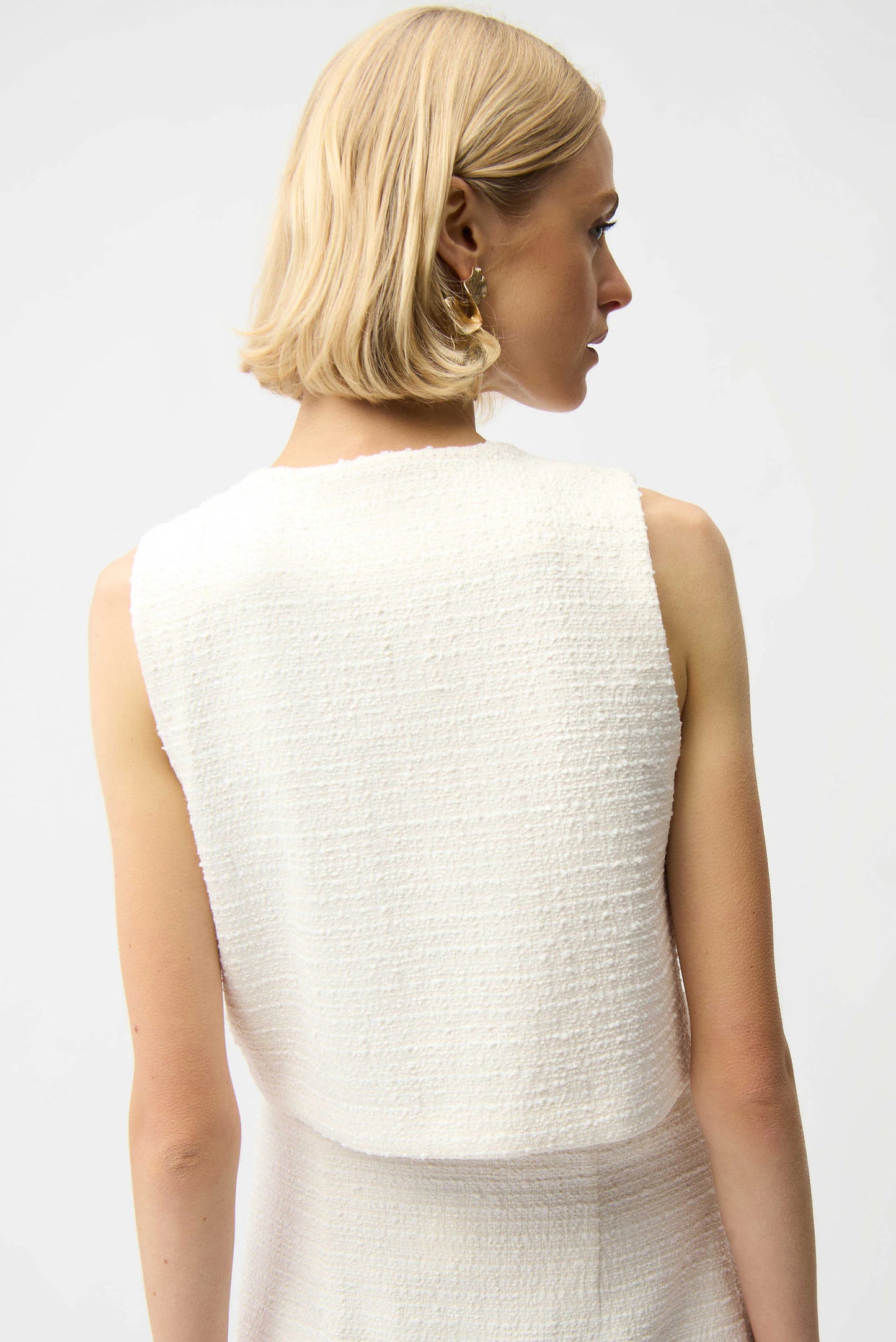Bouclé Sleeveless Vest With Gold Buttons
261300