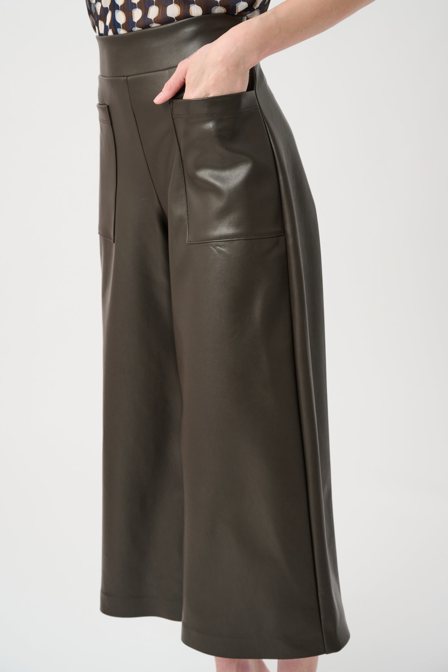 263096 Leatherette Pull-On Culotte Pants
