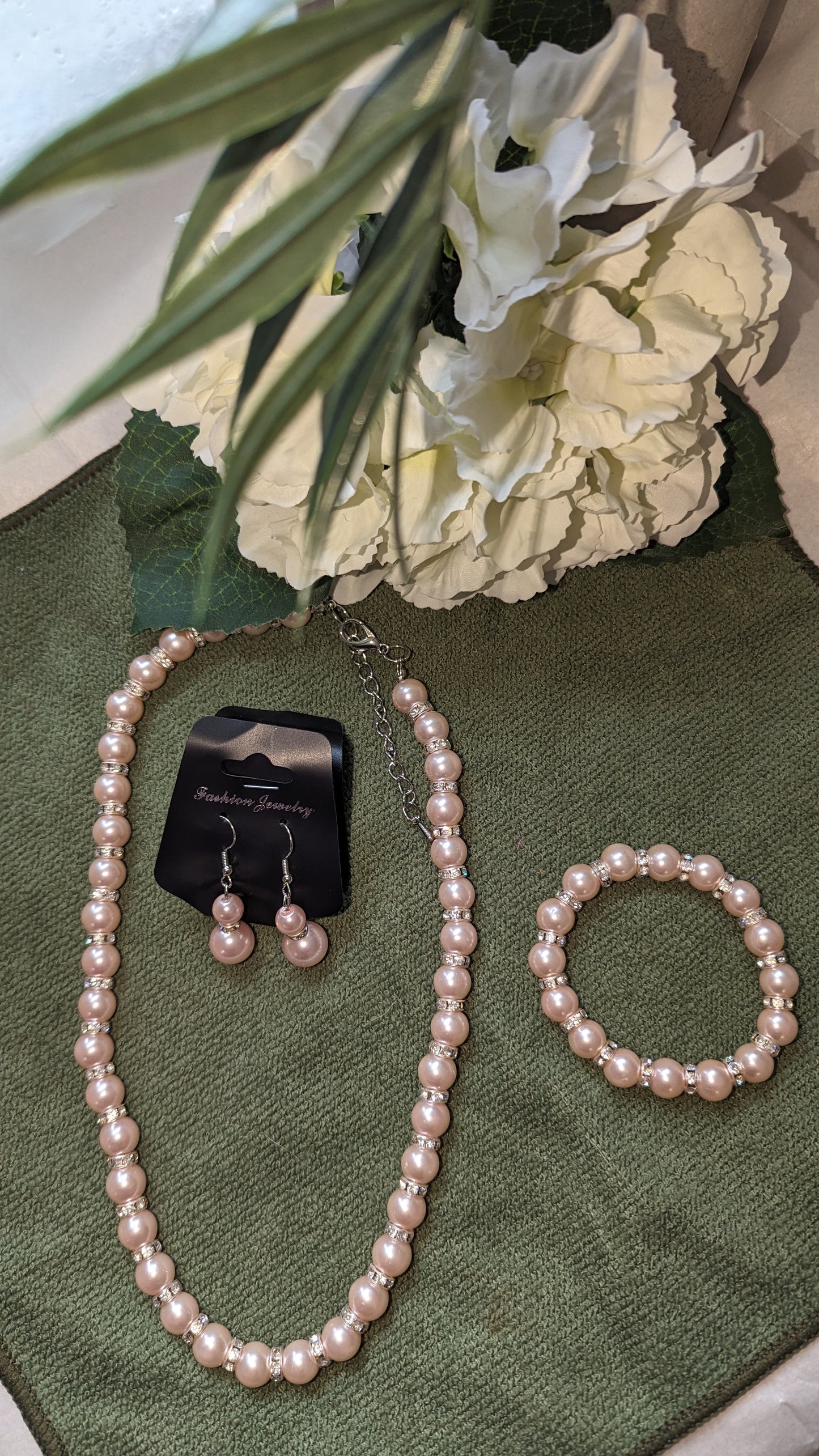 Blush pink 3 piece pearl set