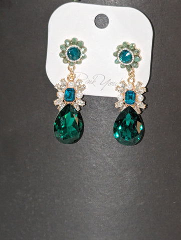 Large emerald/gold earrings