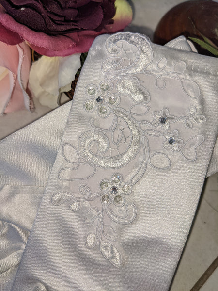Open front lace glove