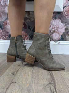 Grey /taupe boot